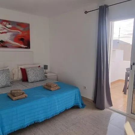 Wonderful 100×100 Happiness Corralejo