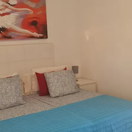 Wonderful 100×100 Happiness Apartmán